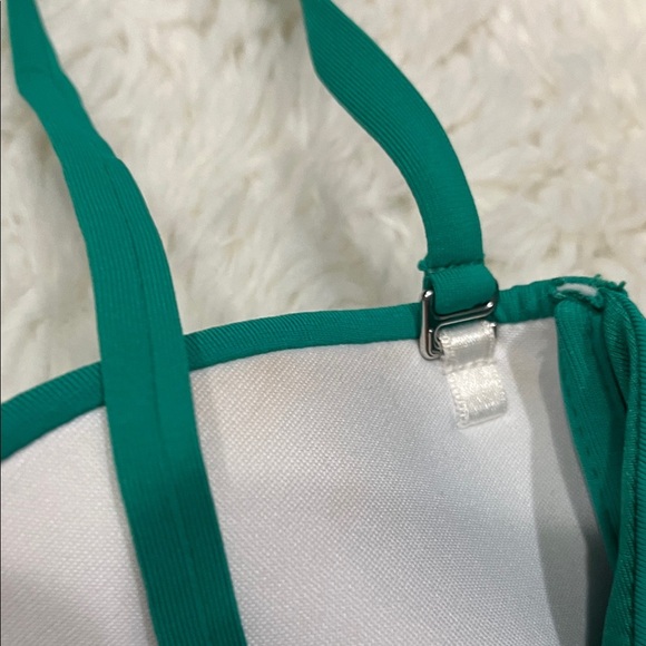 Green Bikini Top with Bow Detail - Picture 4 of 5